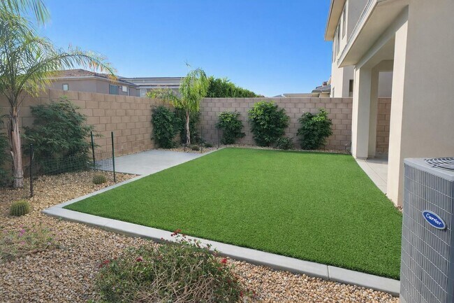 Building Photo - 35770 McCarthy St