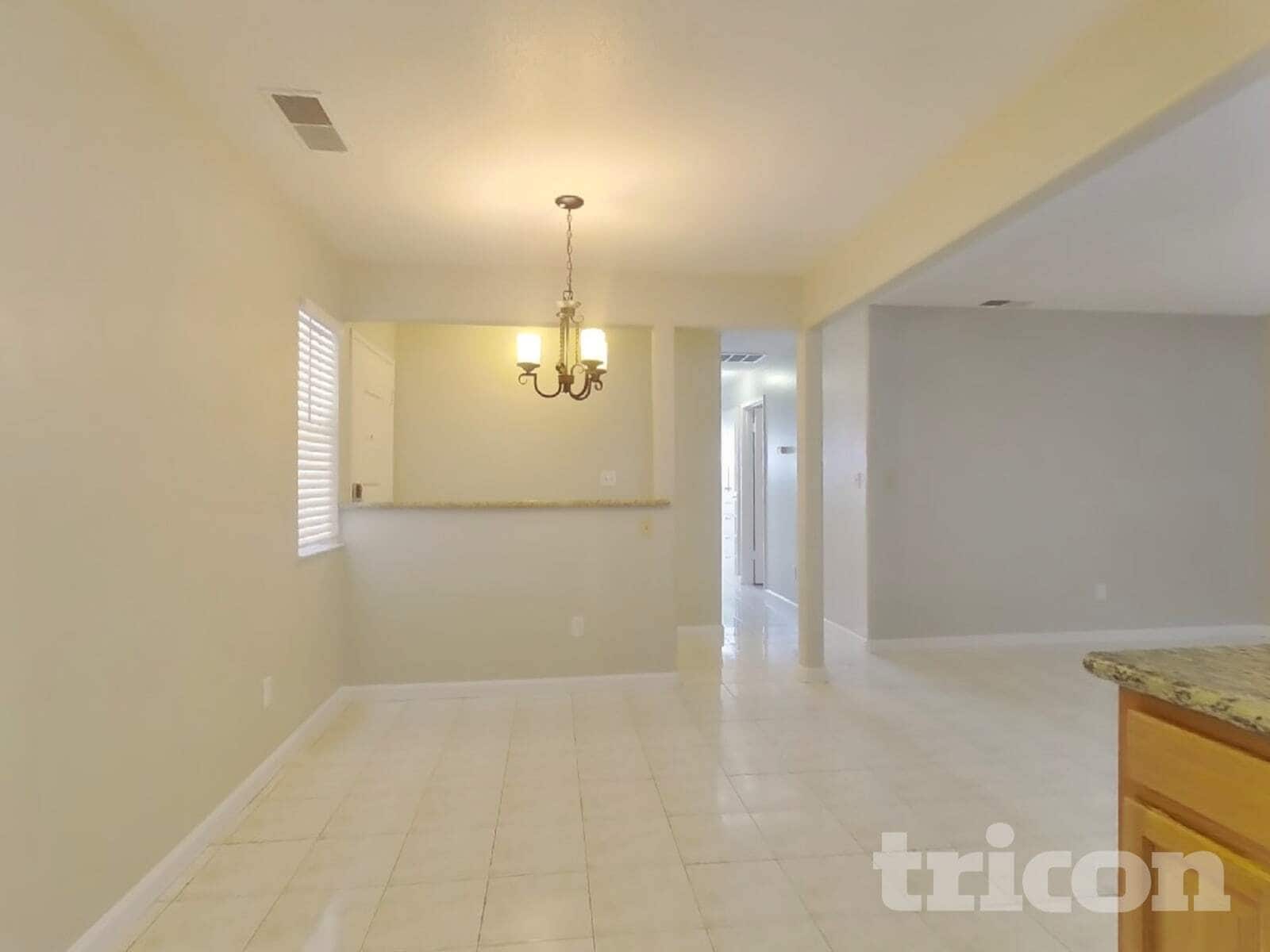 Building Photo - 405 Pirinen Ln