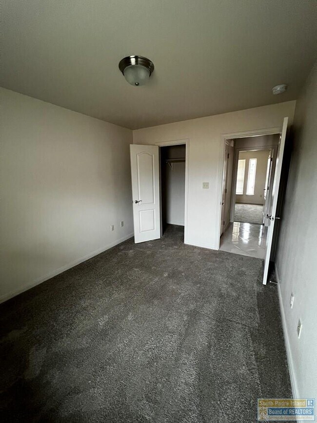 Building Photo - 4925 Ruidoso Pl