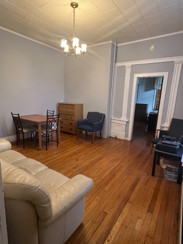 Building Photo - 206 Schuyler Pl