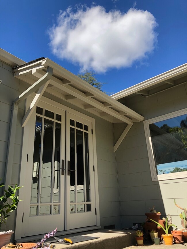 Building Photo - 4560 Sullivan Ct