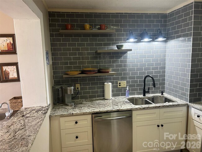 Building Photo - 106 Sugar Ski Dr