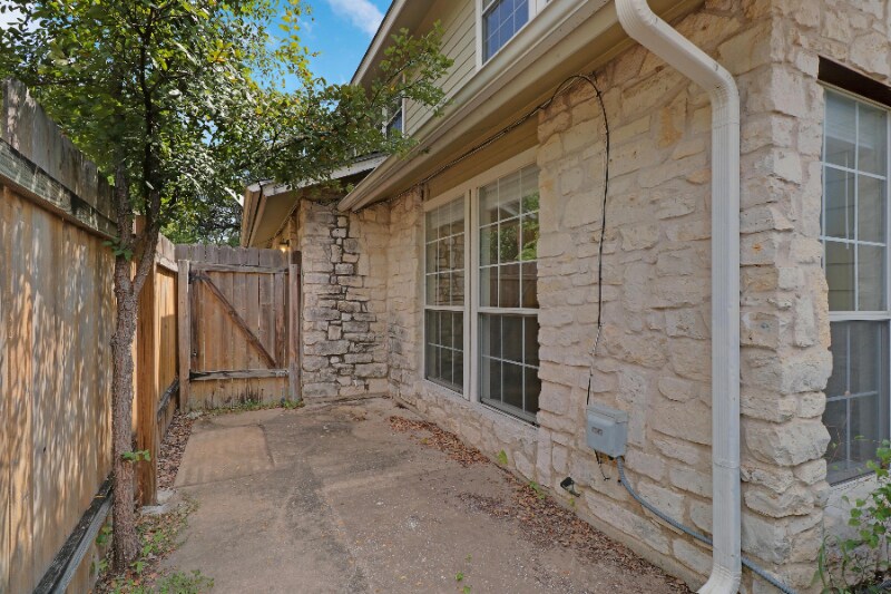 Building Photo - 1501 Camp Craft Rd