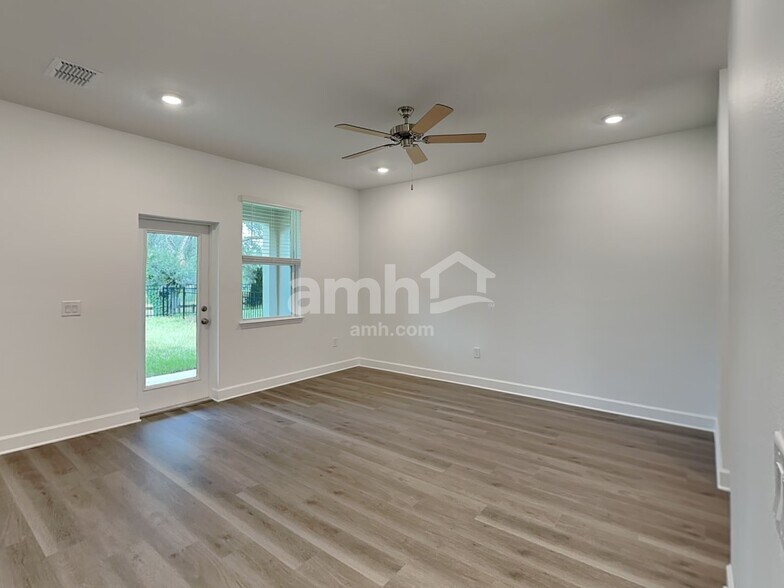 Building Photo - 16648 Cheyanne Ct