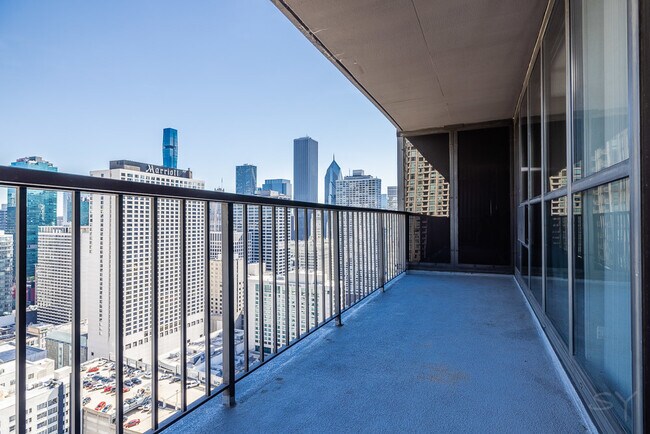 Building Photo - 10 E Ontario St