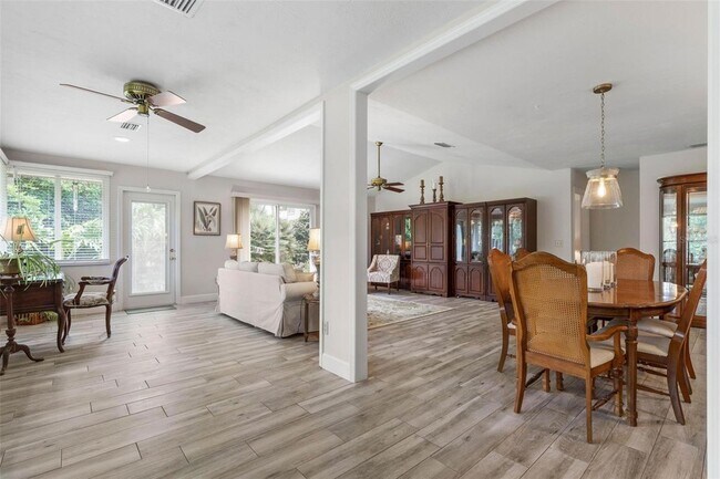 Building Photo - 4 Jasmine Run