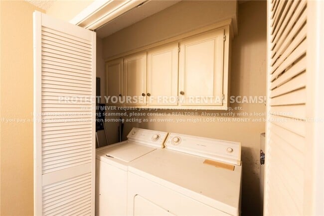 Building Photo - 27 Estes Dr