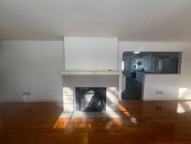 Building Photo - Click the “Apply Now” button or email wapmrentals@gmail.com for a prompt response.