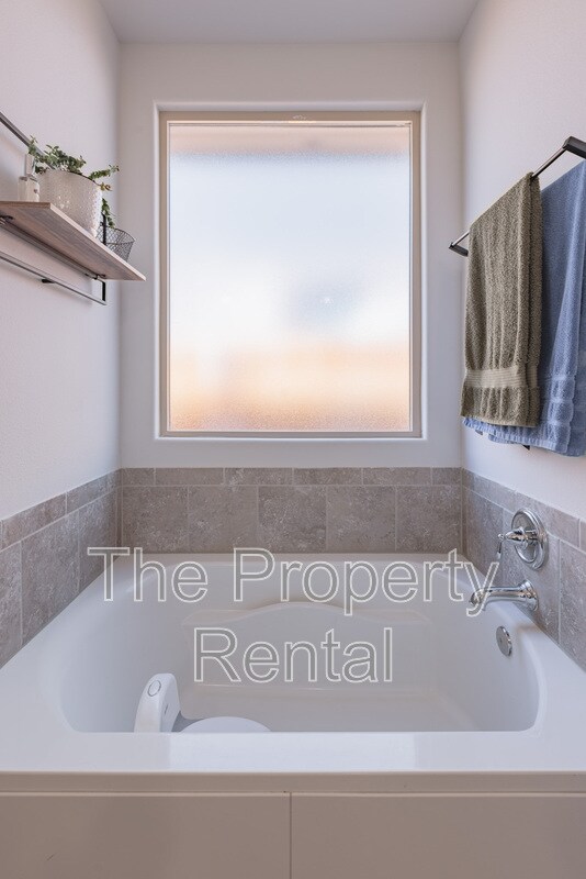 Building Photo - 1 Valley Rd