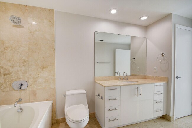 Building Photo - 550 Okeechobee Blvd