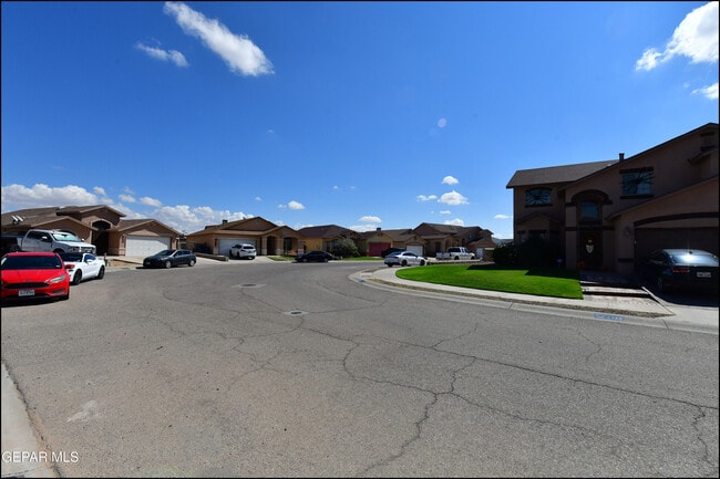 Building Photo - 3257 Sunset Point Dr