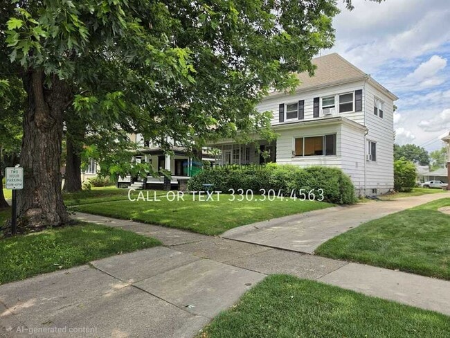 Building Photo - 531 W Lake Ave