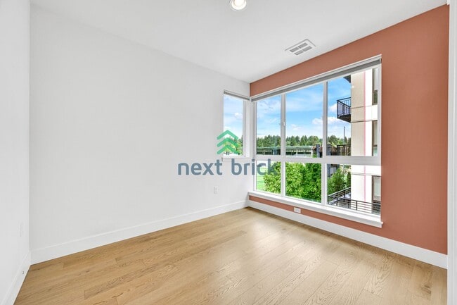 Building Photo - 2 bed and 2.5 bath Modern Townhome Downtow...