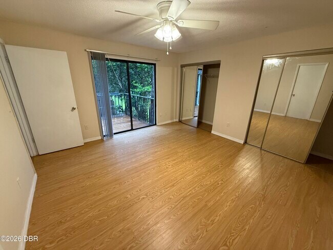 Building Photo - 71 Springwood Square