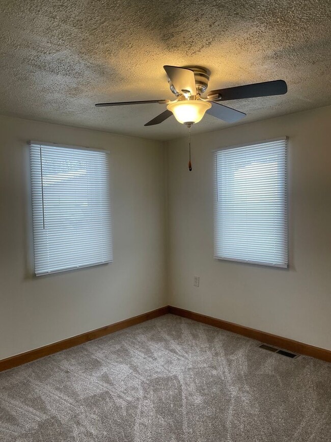 Building Photo - 1144 Prince Dr