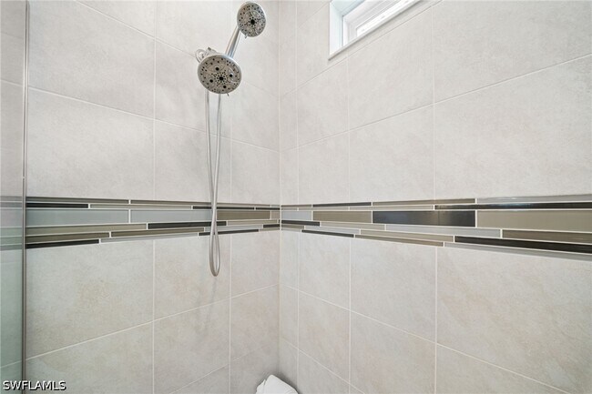 Building Photo - 14523 Topsail Dr
