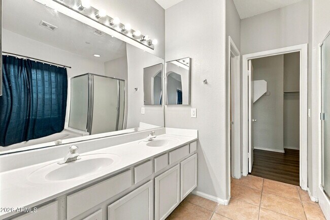 Building Photo - 8776 W Cherry Hills Dr