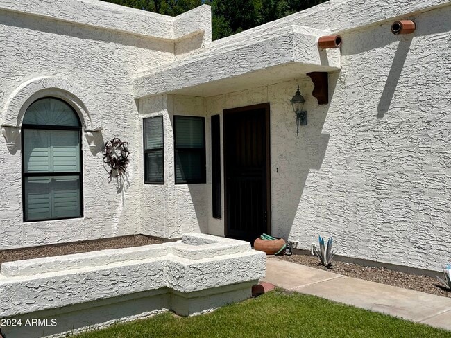 Building Photo - 9226 E Altadena Ave