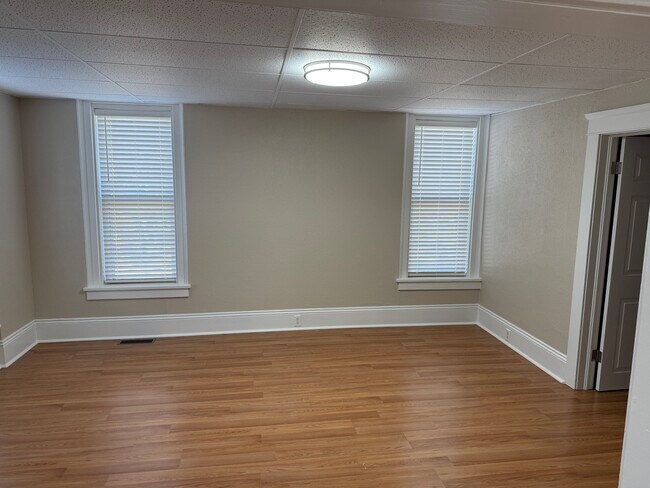 Building Photo - 1214 Cooper St