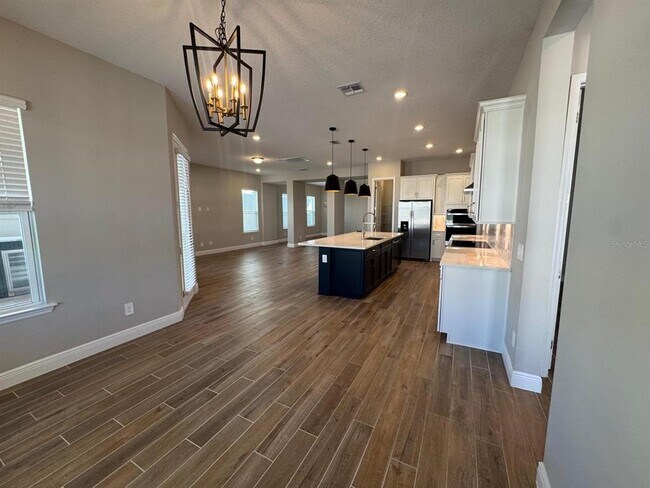 Building Photo - 16405 Silver Brk Wy