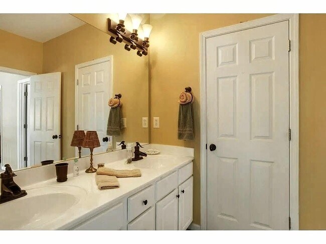 Building Photo - 1035 Winding Bridge Way