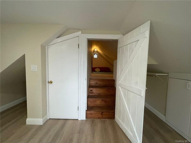 Building Photo - 17 Catskill Ave