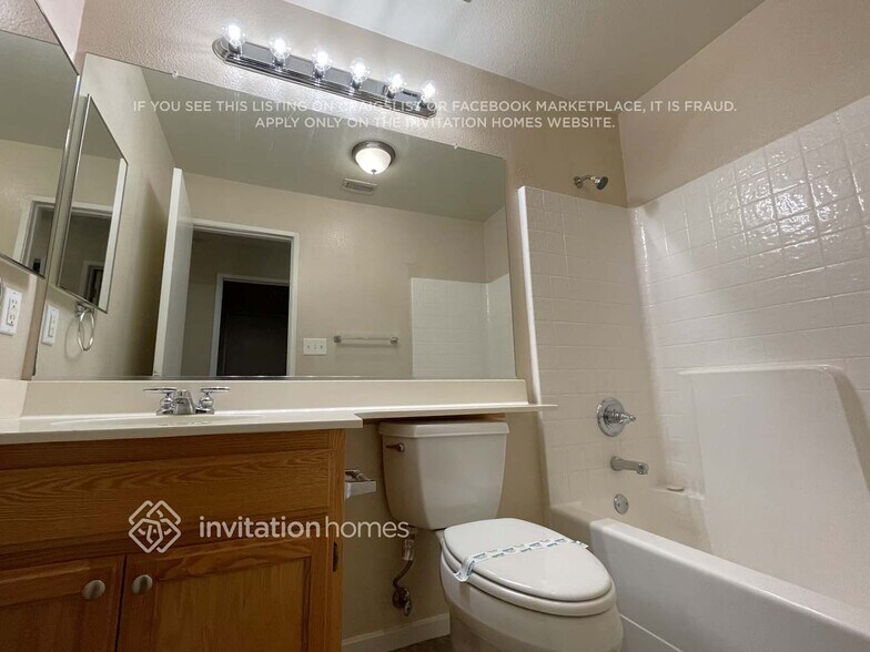 Building Photo - 5000 Mesa Ridge Dr