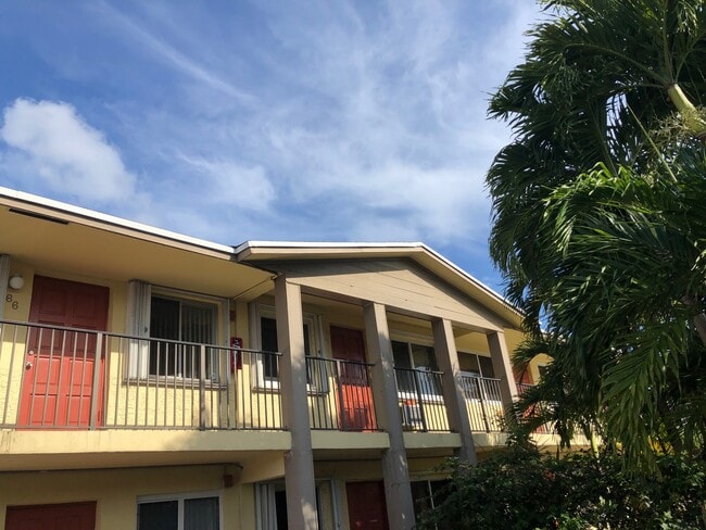 Building Photo - 1816 E Oakland Park Blvd