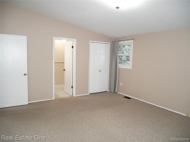 Building Photo - 5082 Buckingham Pl Dr