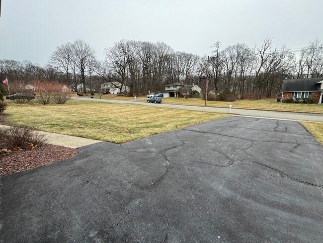 Building Photo - 5 Glenn Dr