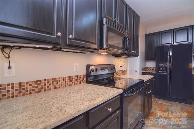 Building Photo - 17237 Baldwin Hall Dr