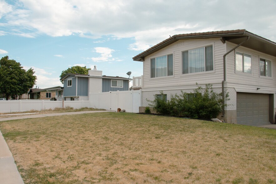 Building Photo - 1108 E 500 N