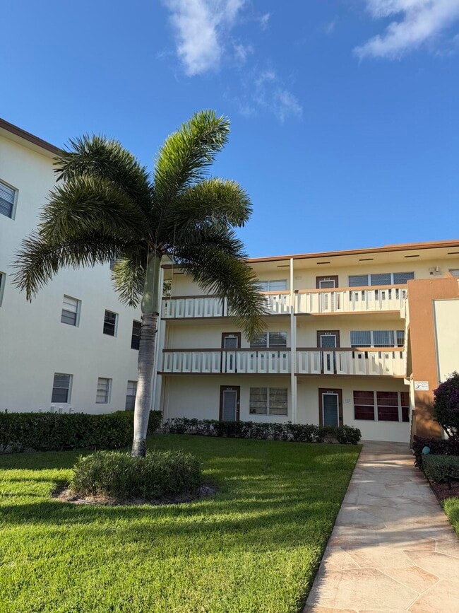 Primary Photo - 332 Mansfield G