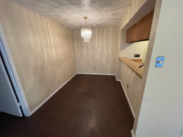Dining - 500 E Denton Dr