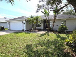 Building Photo - Spacious Rooms~Sunny~Large Yard~4Beds~3Bat...