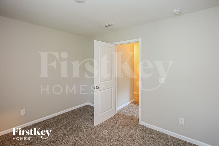 Building Photo - 244 Aershire Ct