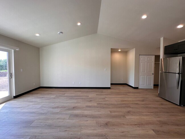 Building Photo - 507-509 Rustic Ridge Drive