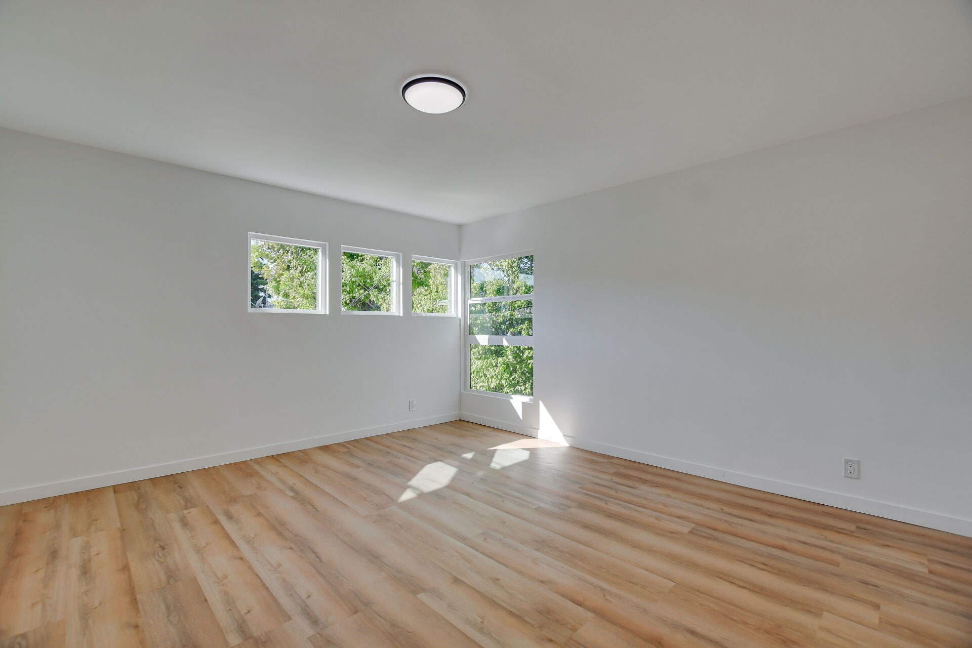 Building Photo - 2005 21st St