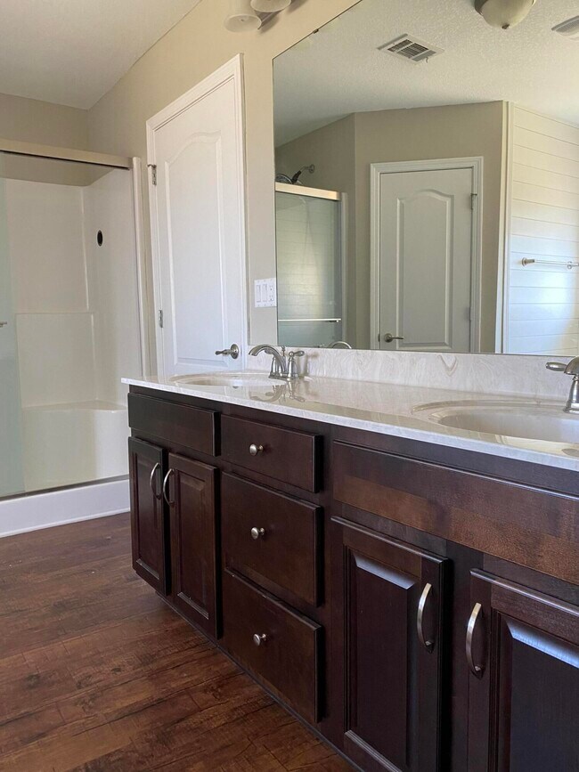 Building Photo - 8544 Holley Hills Cir