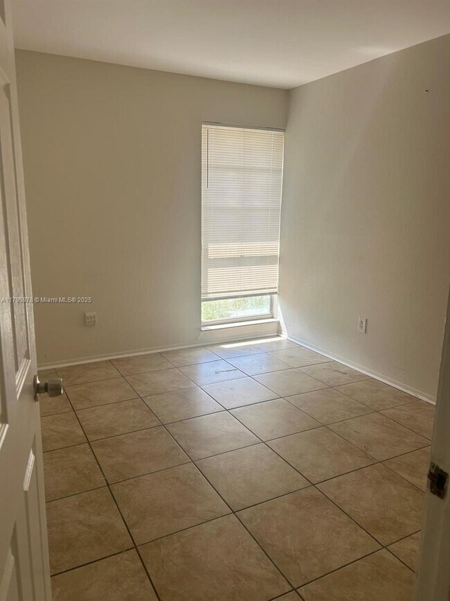 Building Photo - 1399 Cindy Cir NE