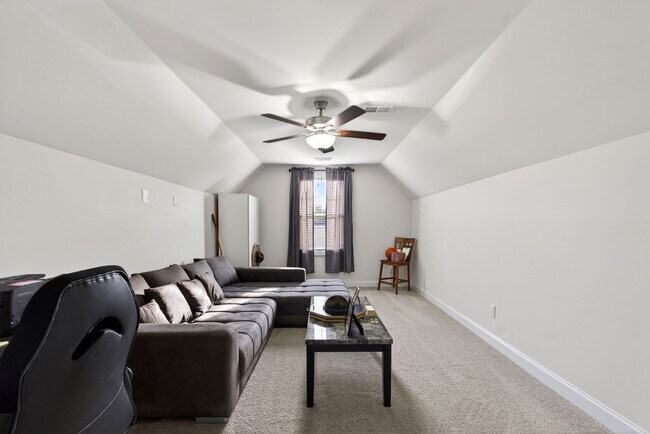 Building Photo - Like New 4BR Ranch with Modern Finishes & Prime Location in Elgin
