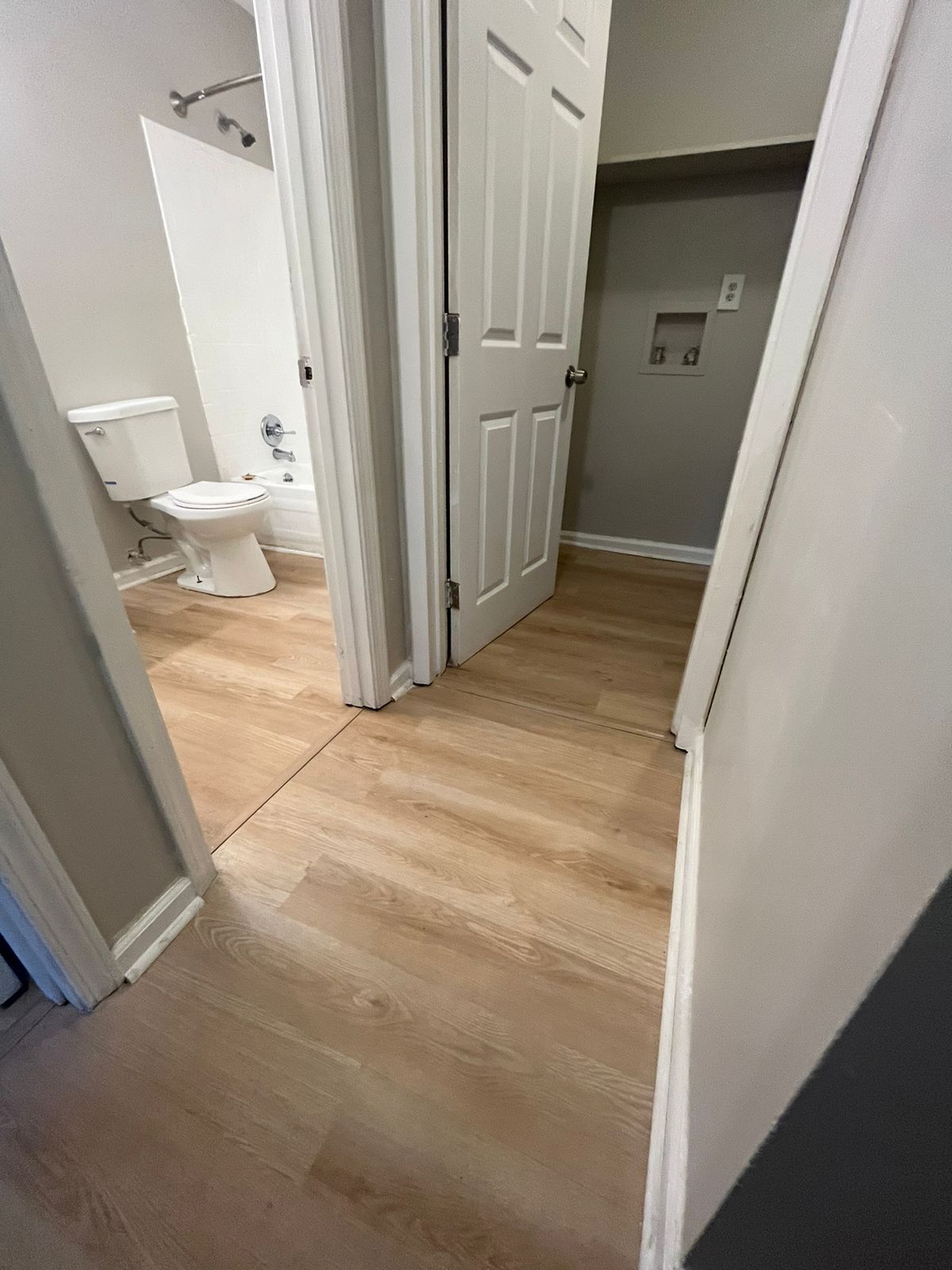 Building Photo - 3575 Oakvale Rd