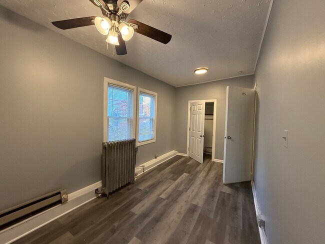 Building Photo - 1723 Emerson St