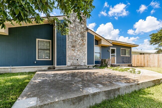 Building Photo - 3503 Clearfield Dr