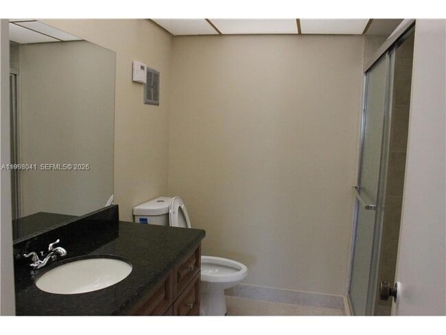 Building Photo - 120 Lakeview Dr