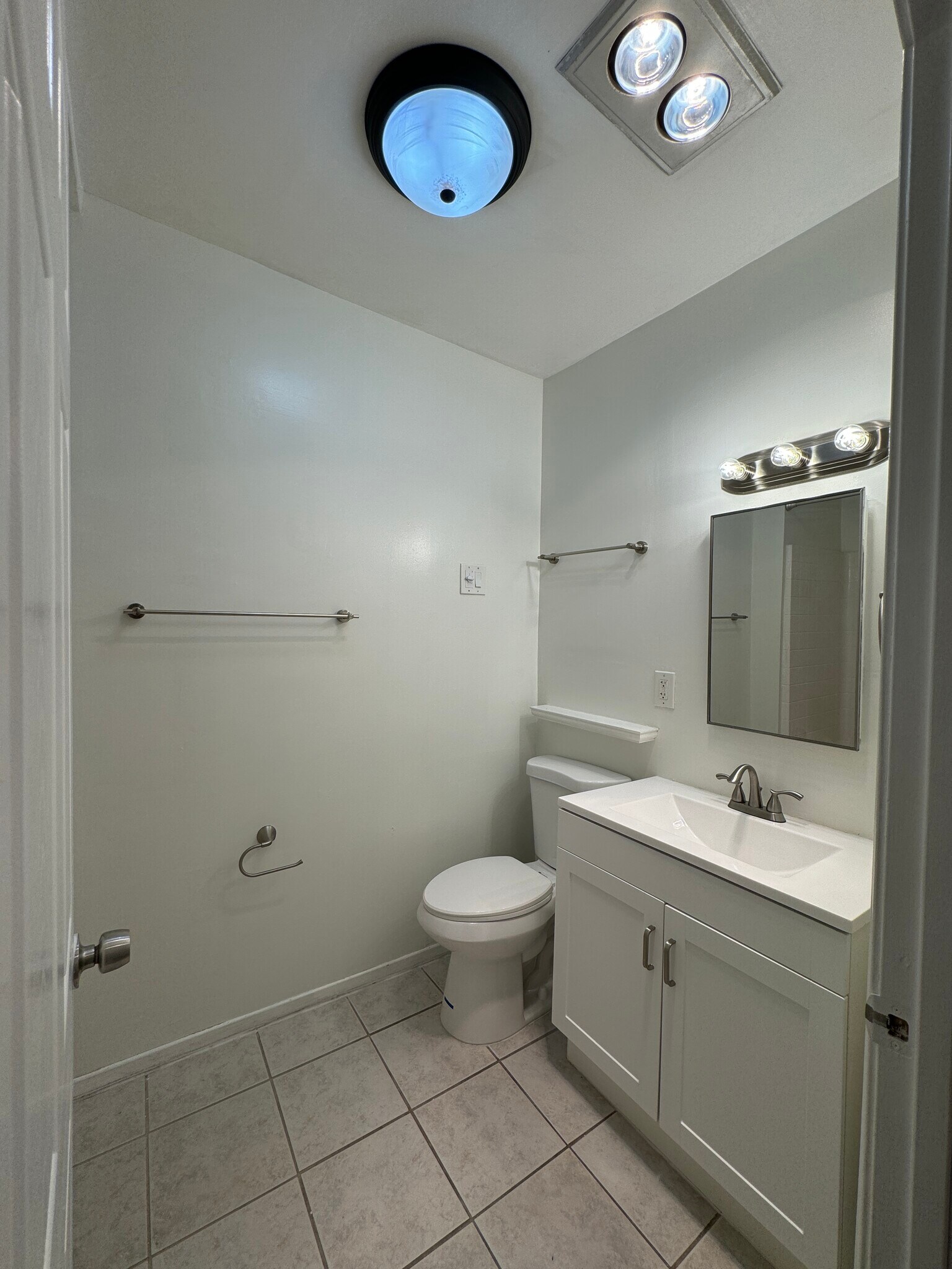 Building Photo - 1183 N Normandie Ave