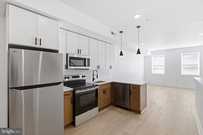 Building Photo - 2310 N Sydenham St