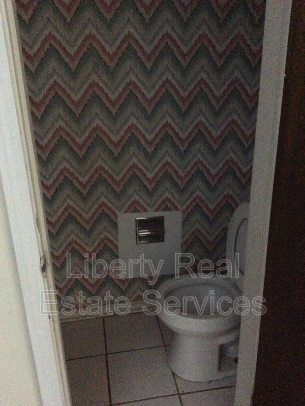 Building Photo - 814 Lesa St