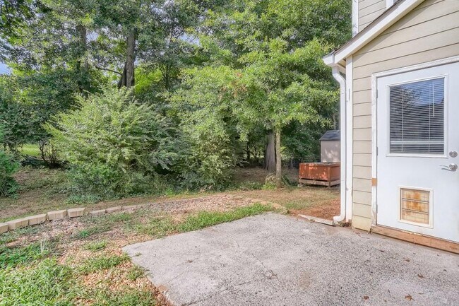 Building Photo - 4003 River Rock Way