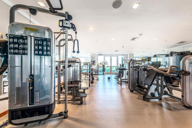 Building Photo - 101 S Fort Lauderdale Beach Blvd